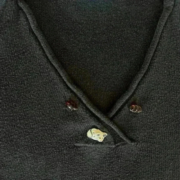 Cutie Columbia Knit Sweater With Mouse Button - Picture 2 of 3